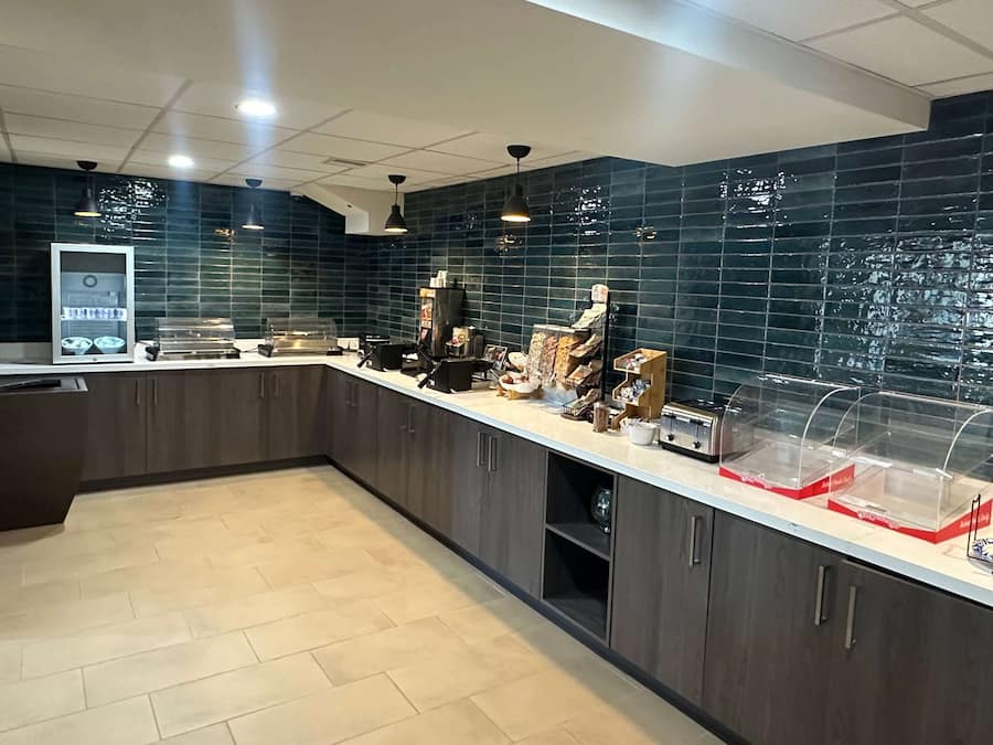 Free daily continental breakfast