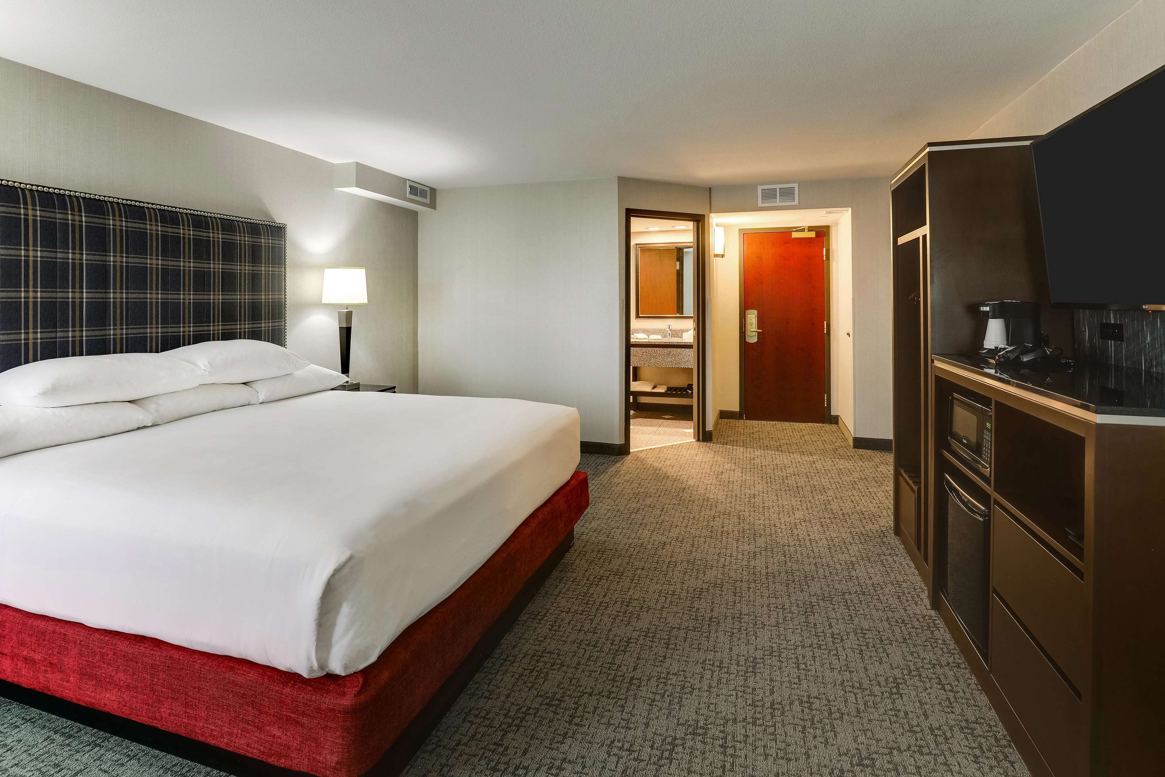 deluxe room, 1 king bed, refrigerator & microwave (oversized room) | desk, blackout curtains, iron/ironing board, free cots/infant beds