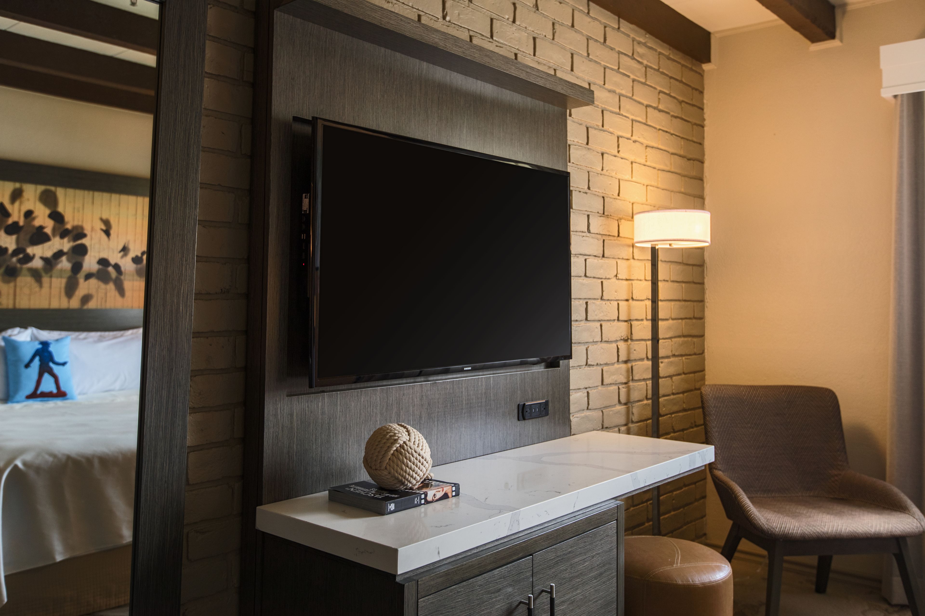 premium bedding, pillow-top beds, in-room safe, desk