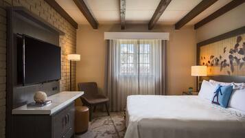 Premium bedding, pillowtop beds, in-room safe, desk