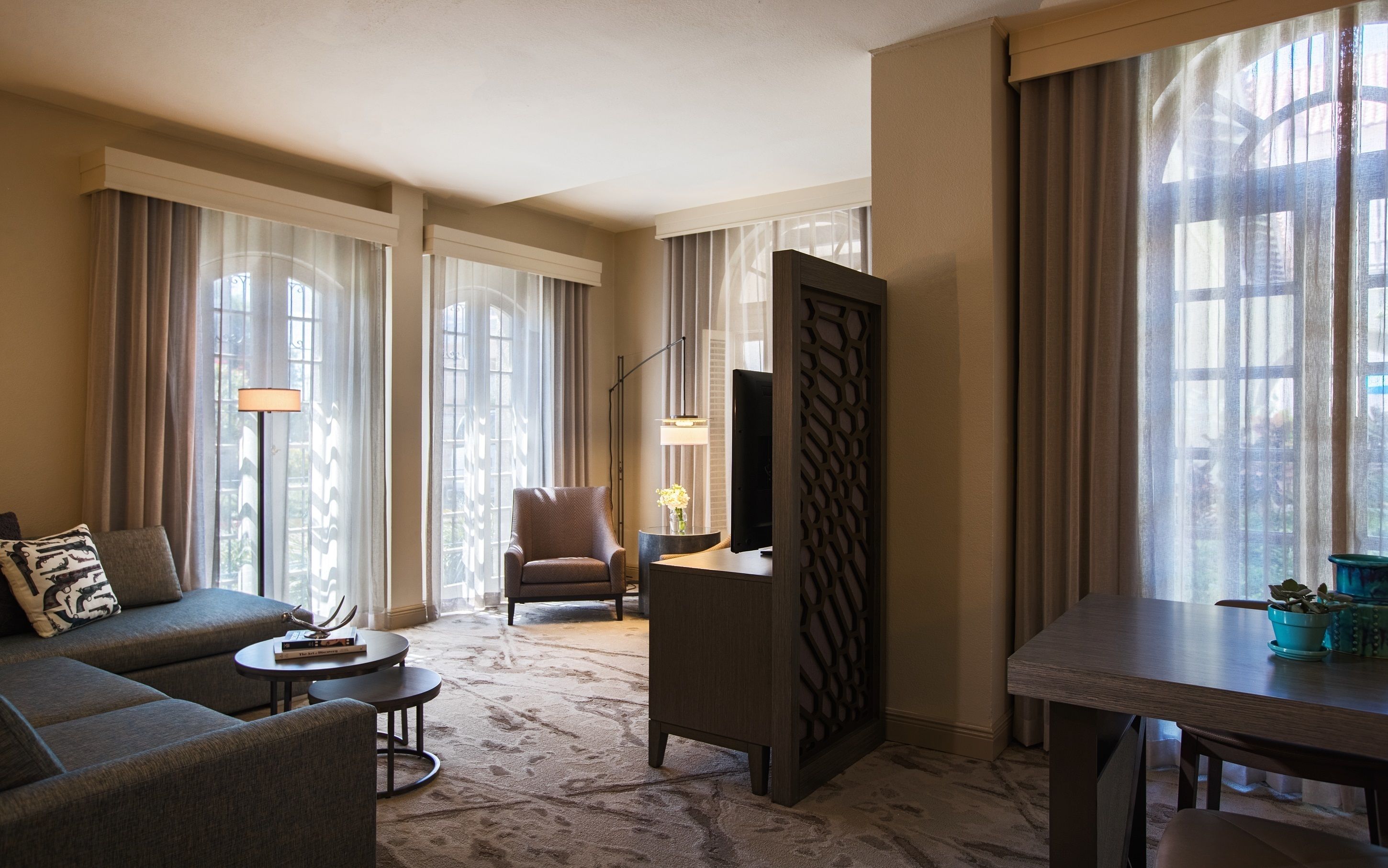 presidential suite, 1 bedroom, non smoking (1 king bed) | premium bedding, pillow-top beds, in-room safe, desk