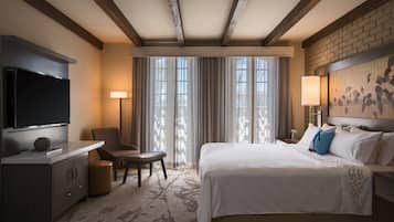 Suite Deluxe, 1 chambre, non-fumeur (1 King Bed) | Literie de qualité, lit avec matelas à plateau-coussin, coffre-fort