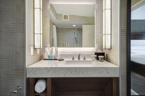Combined shower/bathtub, designer toiletries, hair dryer, towels - Embassy Suites by Hilton Detroit Metro Airport (Romulus)
