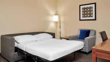 Premium bedding, iron/ironing board, free WiFi, bed sheets