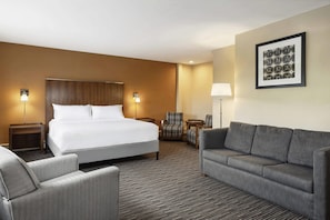 Premium bedding, iron/ironing board, free WiFi, bed sheets - Royle Hotel Milwaukee Airport (Milwaukee)