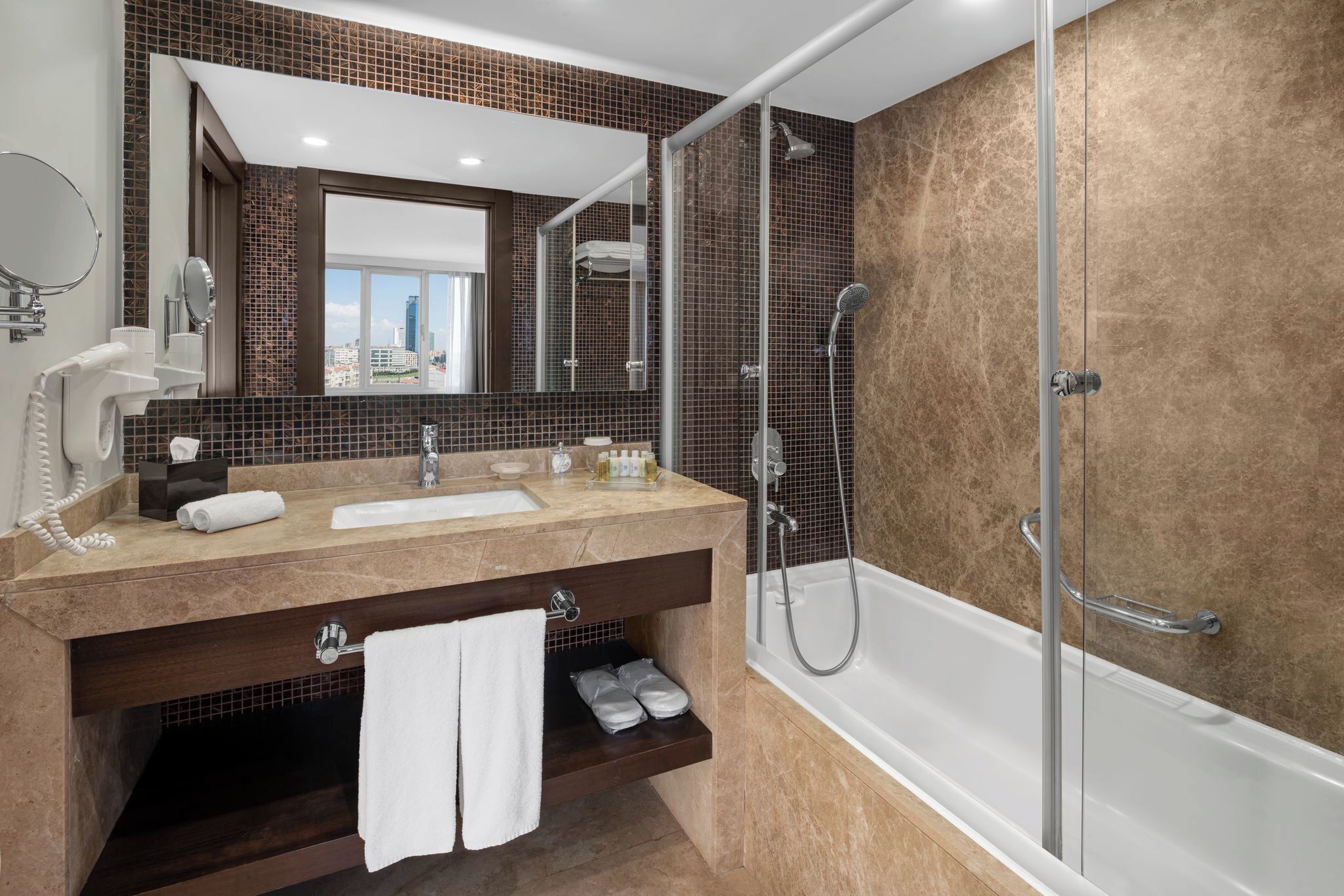 Chambre Double Majestueuse (Spa Access Included) | Salle de bain
