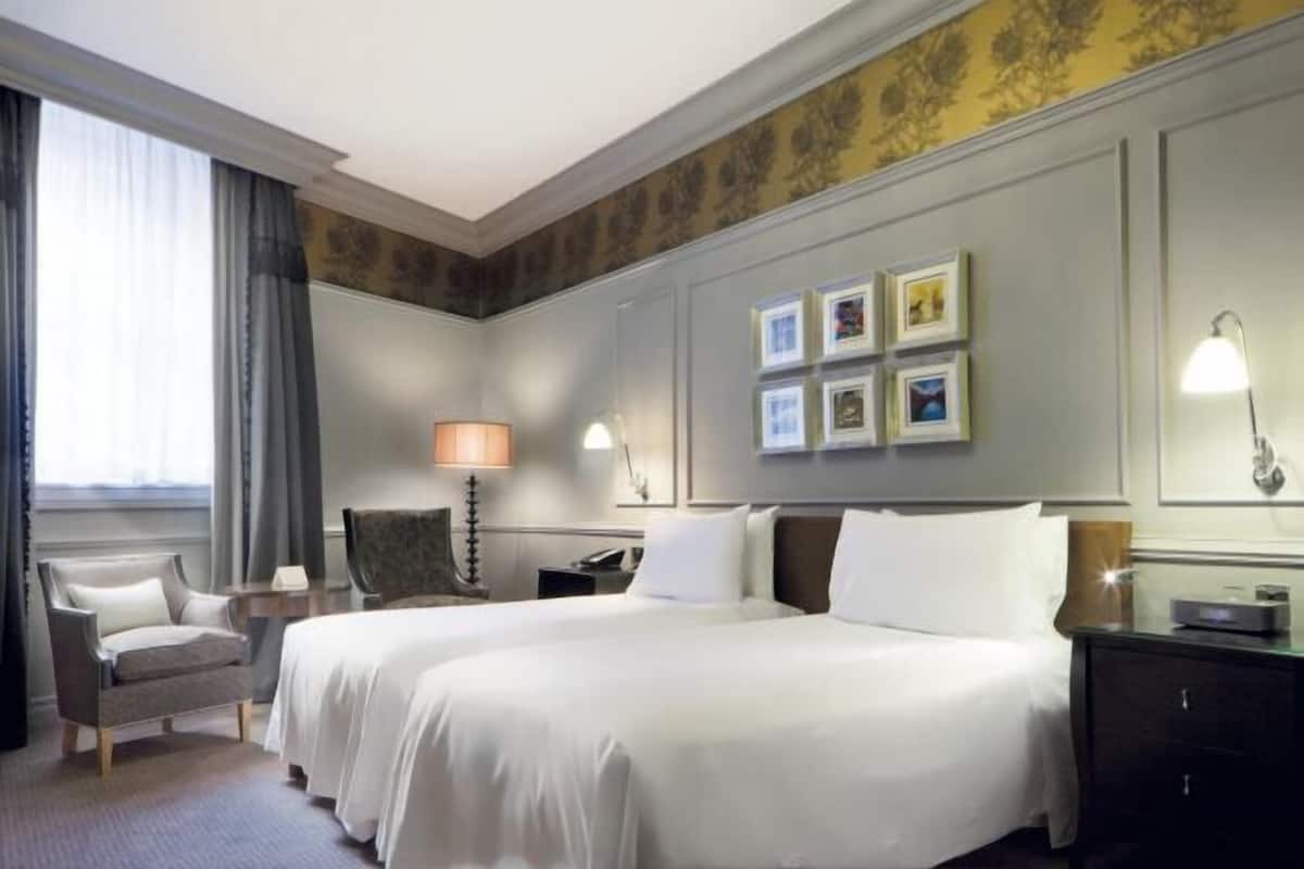 Egyptian cotton sheets, premium bedding, in-room safe, desk