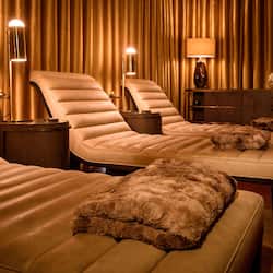 Couples treatment rooms, sauna, hot tub, steam room, body treatments
