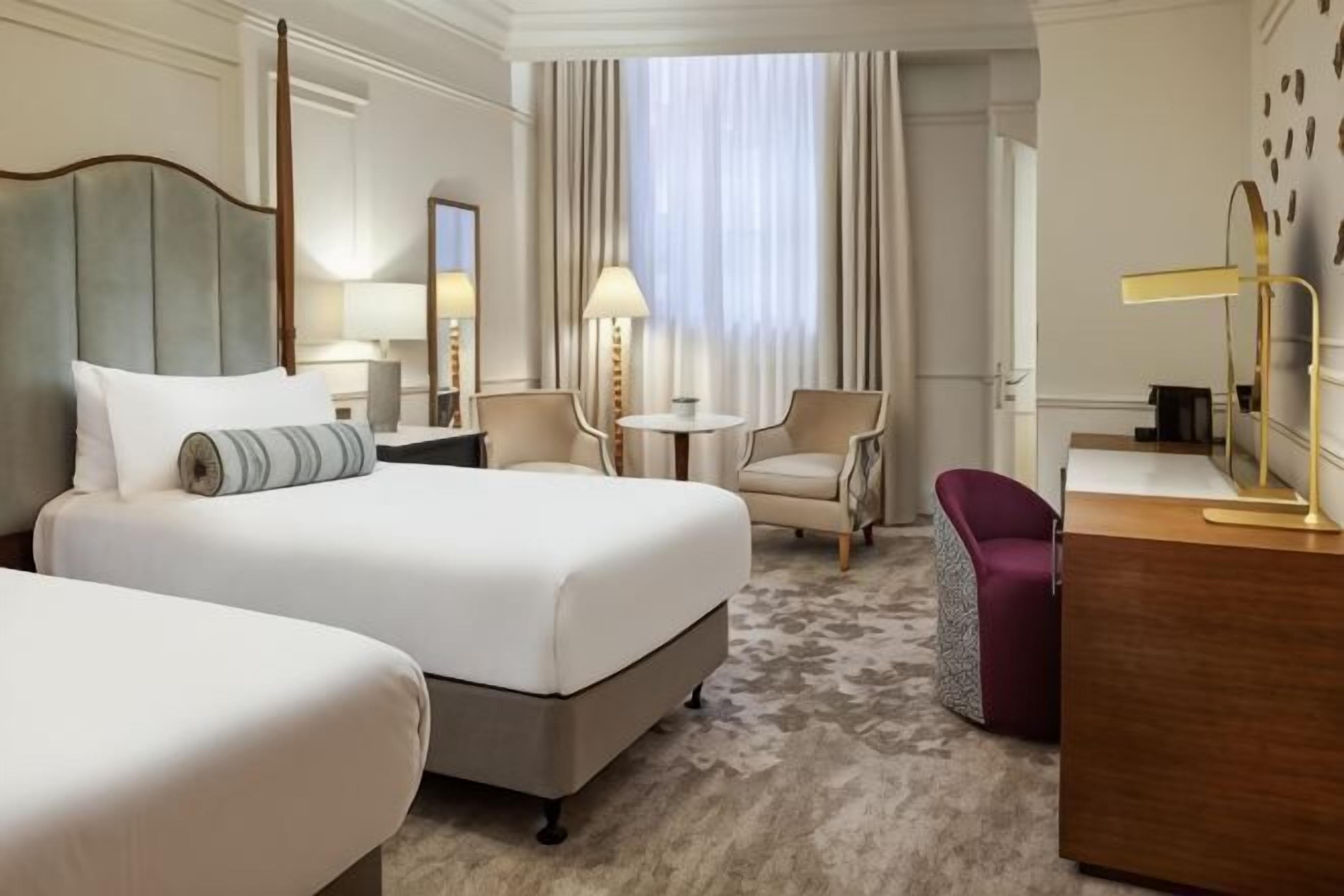 Egyptian cotton sheets, premium bedding, in-room safe, desk