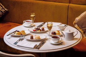 Food and drink - The Caledonian Edinburgh, Curio Collection by Hilton (Edinburgh)