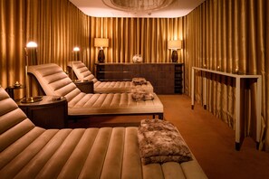 Couples treatment rooms, sauna, hot tub, steam room, body treatments