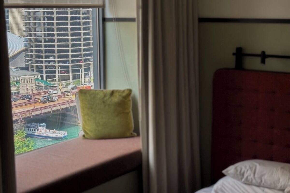 room, 2 queen beds, river view | frette italian sheets, hypo-allergenic bedding, down duvets