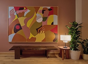 Lobby lounge