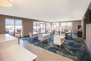 Desayuno continental incluido todos los días