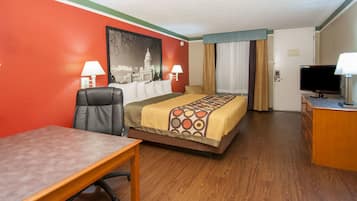 Desk, soundproofing, iron/ironing board, free WiFi