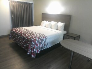 Superior Room, 1 King Bed, Non Smoking | Desk, laptop workspace, blackout drapes, free cribs/infant beds