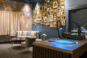 Se sirven almuerzos, cenas y happy hour