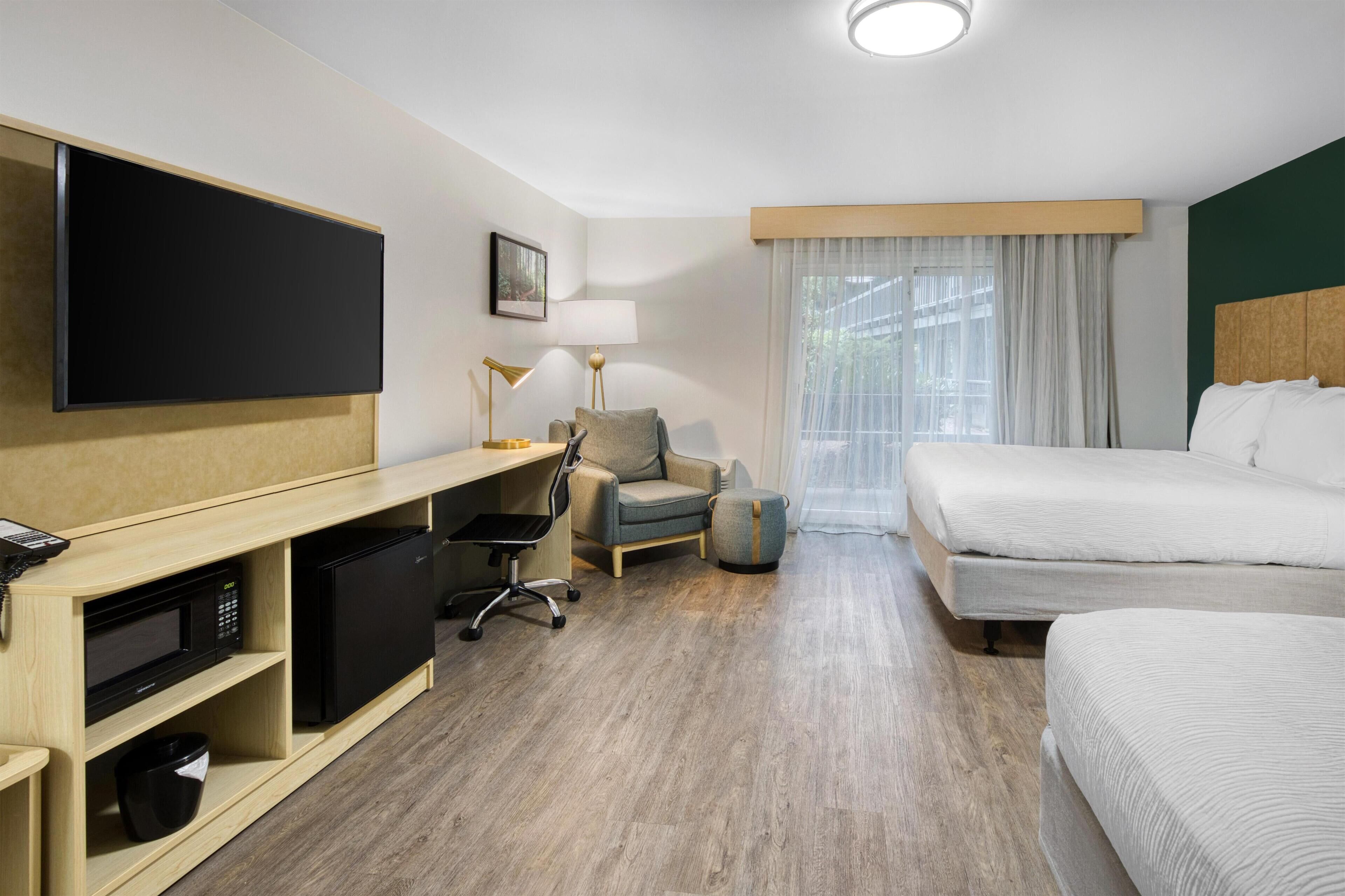 Standardzimmer, 2 Queen-Betten, barrierefrei, Balkon | Bügeleisen/Bügelbrett, Bettwäsche