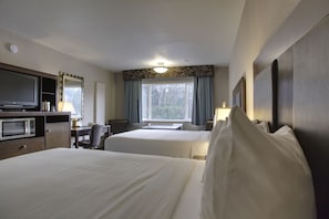 Executive Suite, 2 Queen Beds (Mini, Remodeled) | Iron/ironing board, bed sheets
