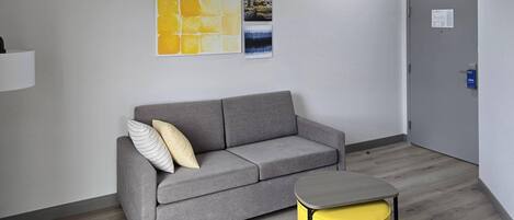 Suite, 1 King Bed, Non Smoking