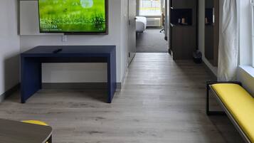 Hypo-allergenic bedding, in-room safe, desk, laptop workspace