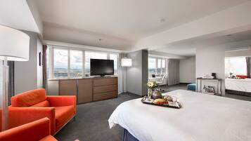 Suite superior, 1 cama King size (Patron Club King Suite) | Ropa de cama de alta calidad y caja de seguridad en la habitación