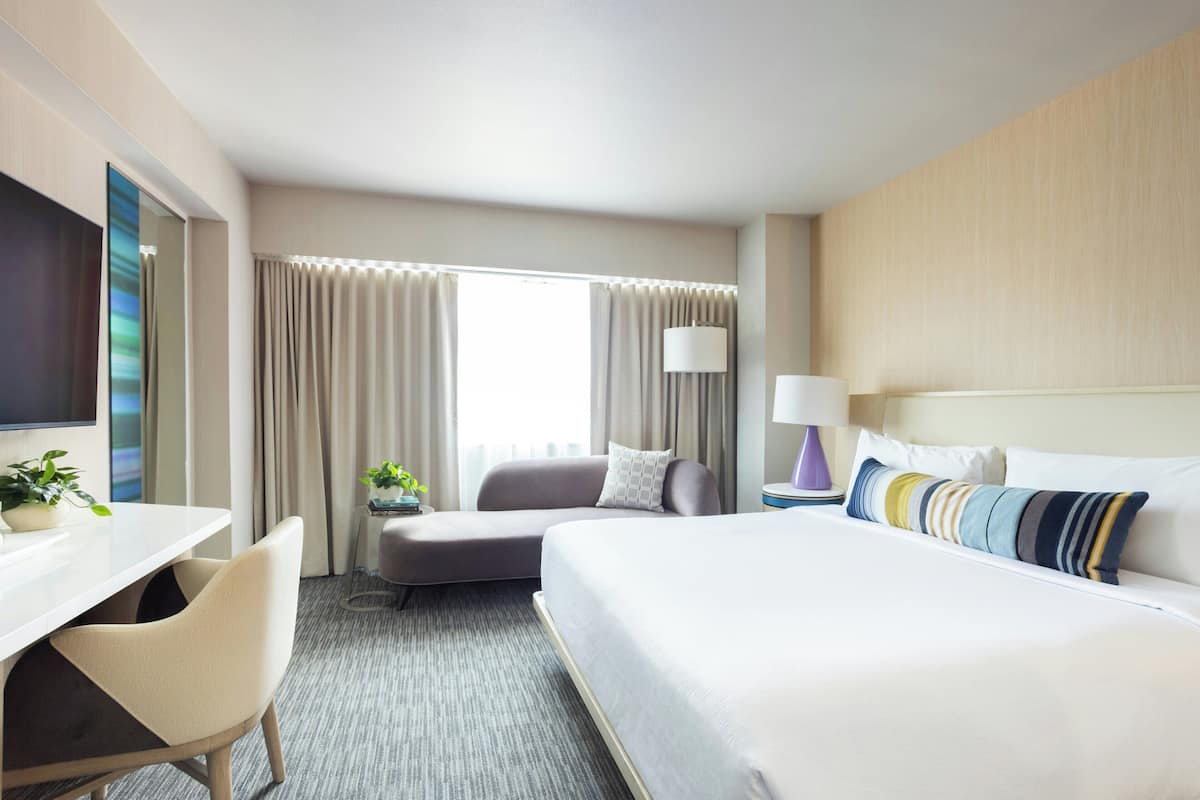 Premium bedding, in-room safe, desk, laptop workspace