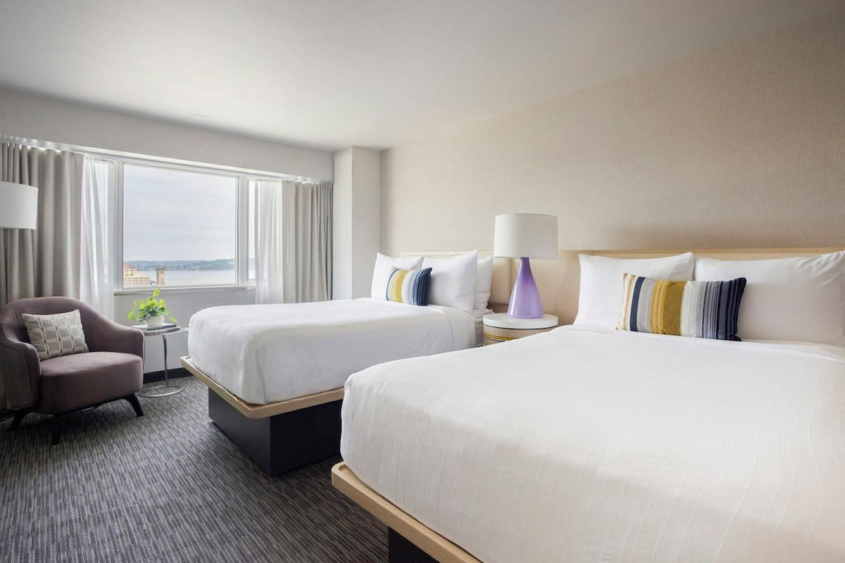 Premium bedding, in-room safe, desk, laptop workspace