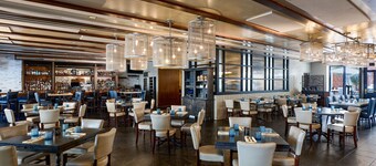 The Alexandrian Old Town Alexandria, Autograph Collection