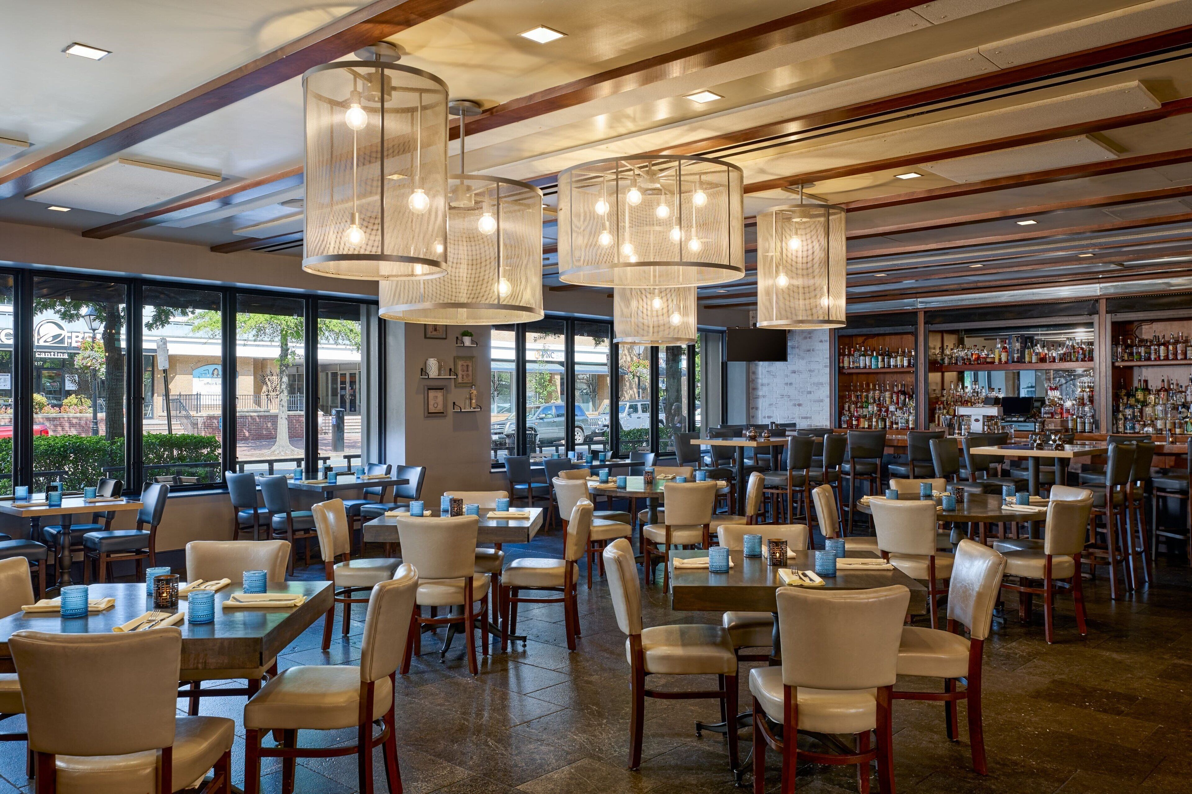 breakfast, dinner, brunch served; american cuisine