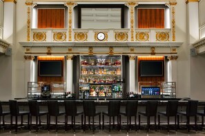 2 bars/lounges - Hilton Boston Park Plaza (Boston)