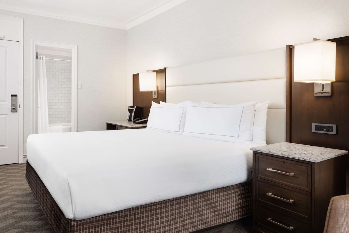 Quarto superior, 1 cama King | 1 quarto, roupas de cama antialérgicas, cofres nos quartos