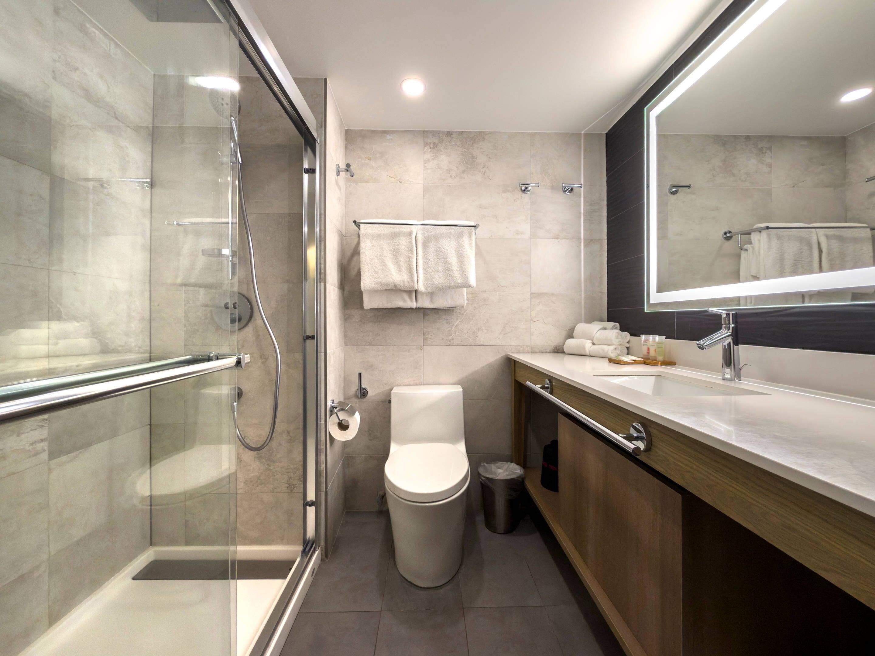 Hypo-allergenic bedding, in-room safe, desk, laptop workspace