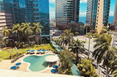 Outdoor pool, pool umbrellas