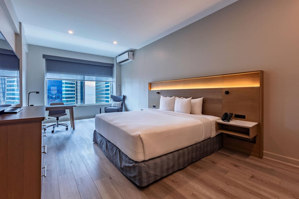 Suite, 2 Bedrooms, City View