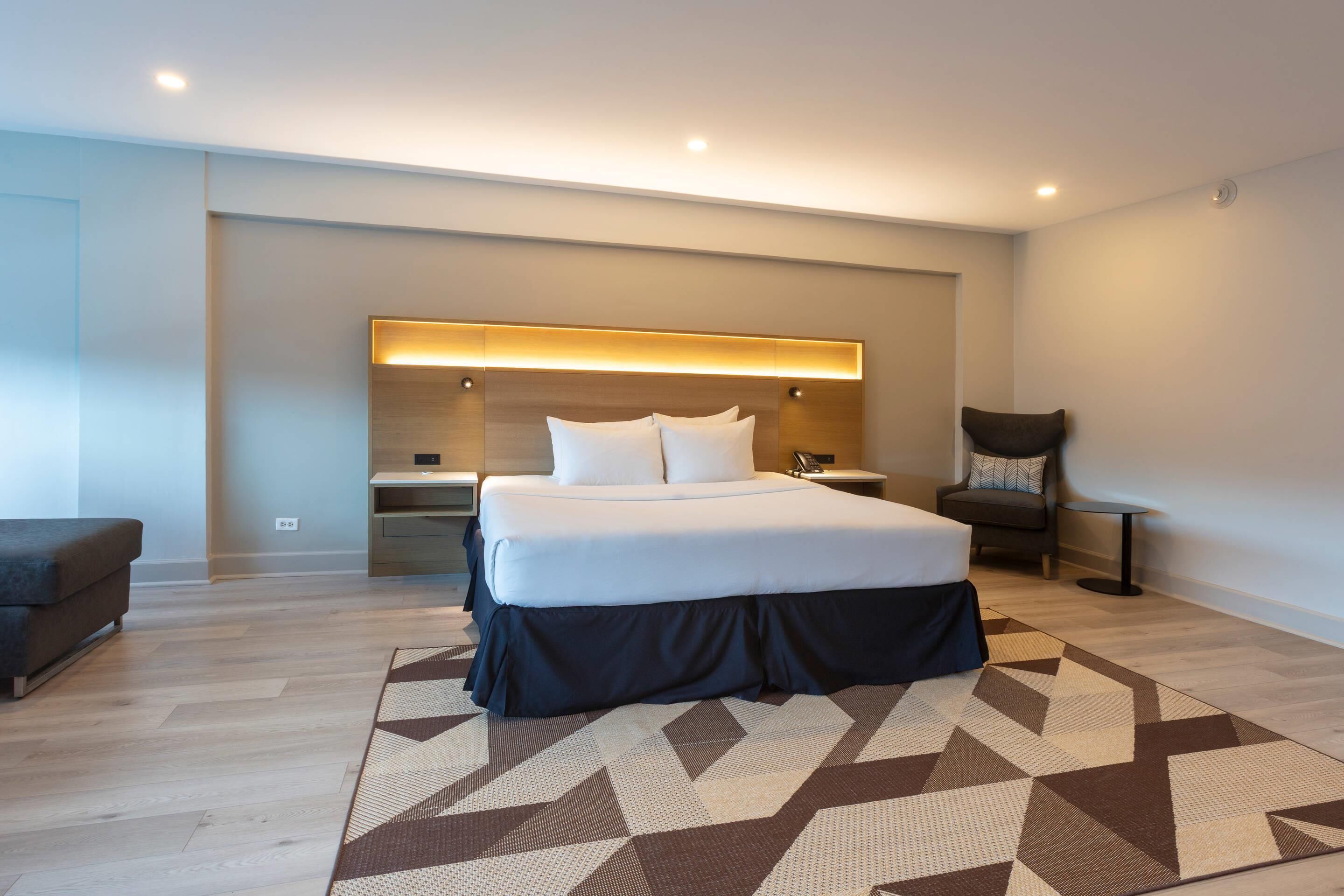 Suite, 2 Bedrooms, Balcony