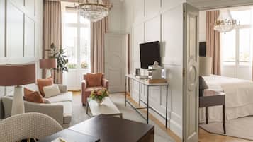 Egyptian cotton sheets, premium bedding, down duvets, pillow-top beds