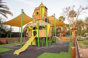 Außen-Kinderspielplatz