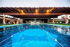 Exercise/lap pool