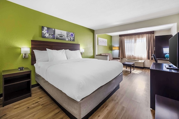 Suite, 1 King Bed, Non Smoking | Premium bedding, desk, laptop workspace, blackout drapes