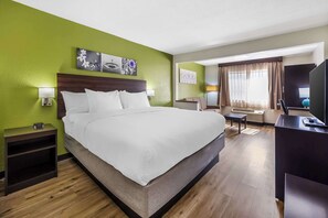 Suite, 1 letto king, non fumatori | Biancheria da letto di alta qualità, una scrivania, postazione laptop