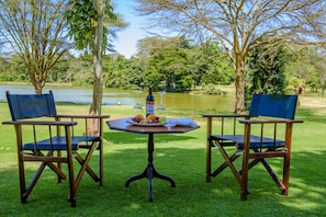 2 restaurants, breakfast, lunch, dinner served; international cuisine - Windsor Golf Hotel & Country Club (Nairobi)