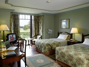 Egyptian cotton sheets, premium bedding, in-room safe