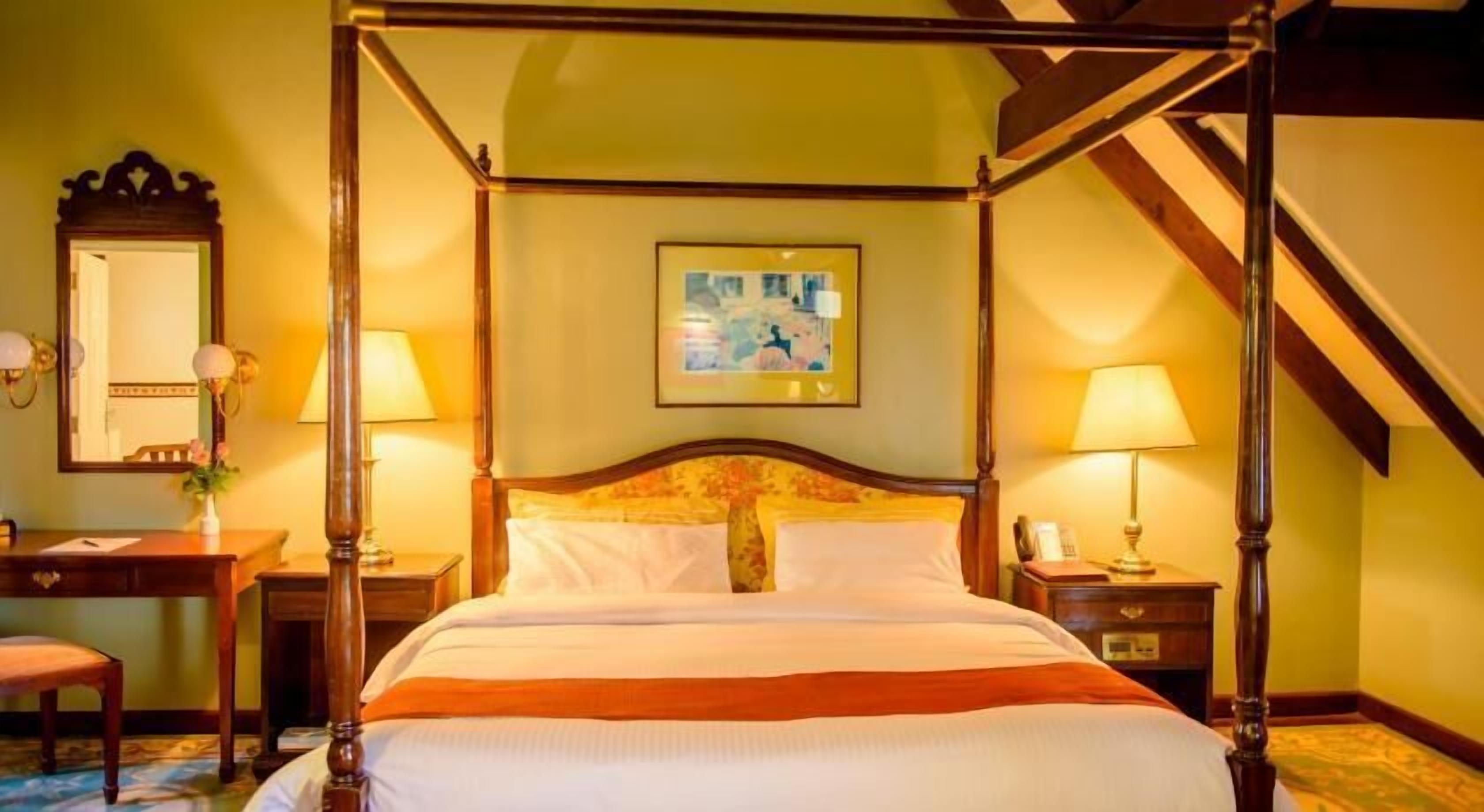 Egyptian cotton sheets, premium bedding, in-room safe