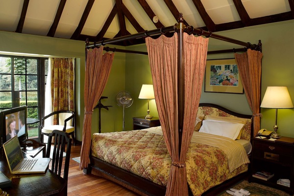 Egyptian cotton sheets, premium bedding, in-room safe