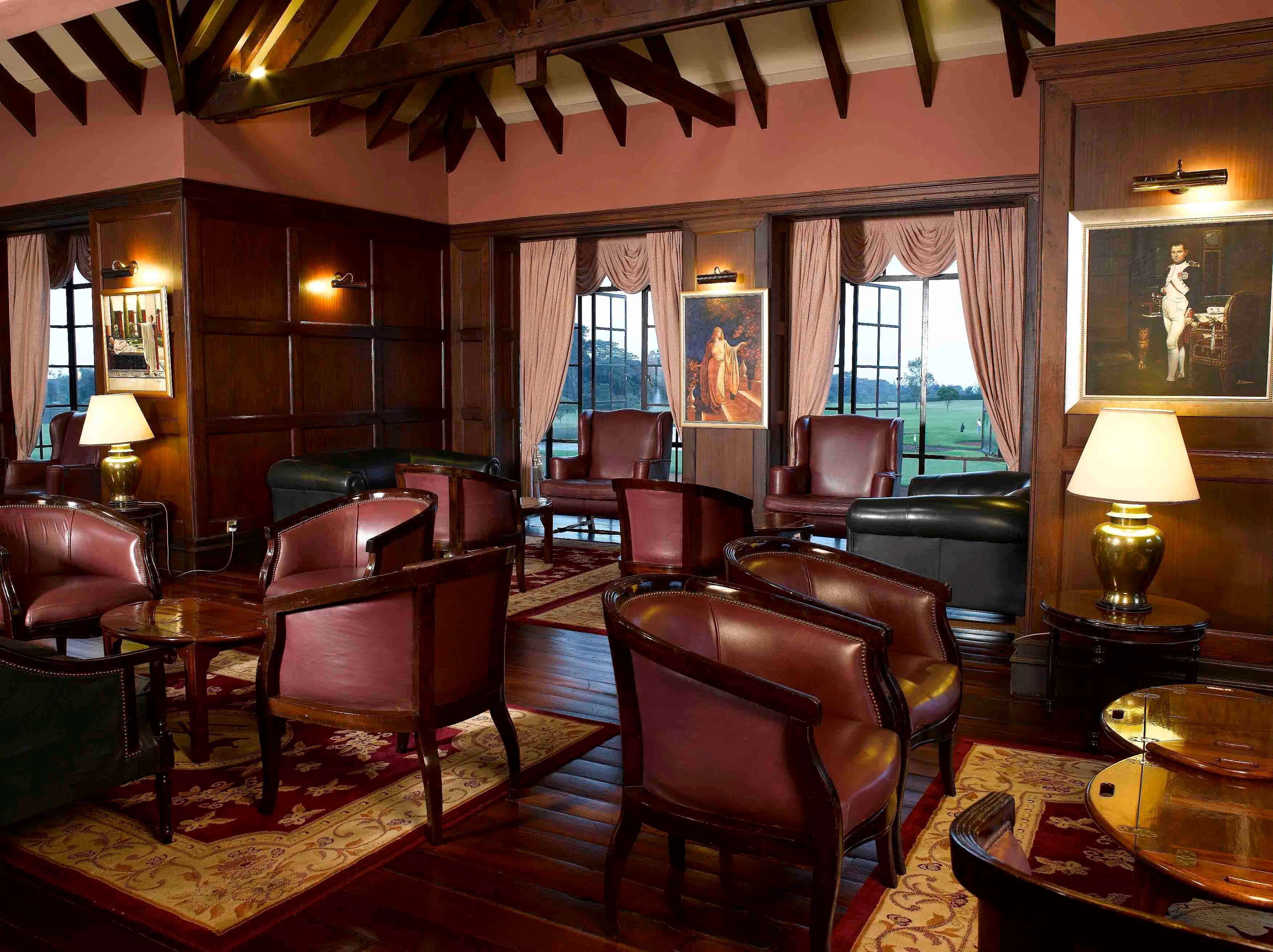 3 bars/lounges, poolside bar