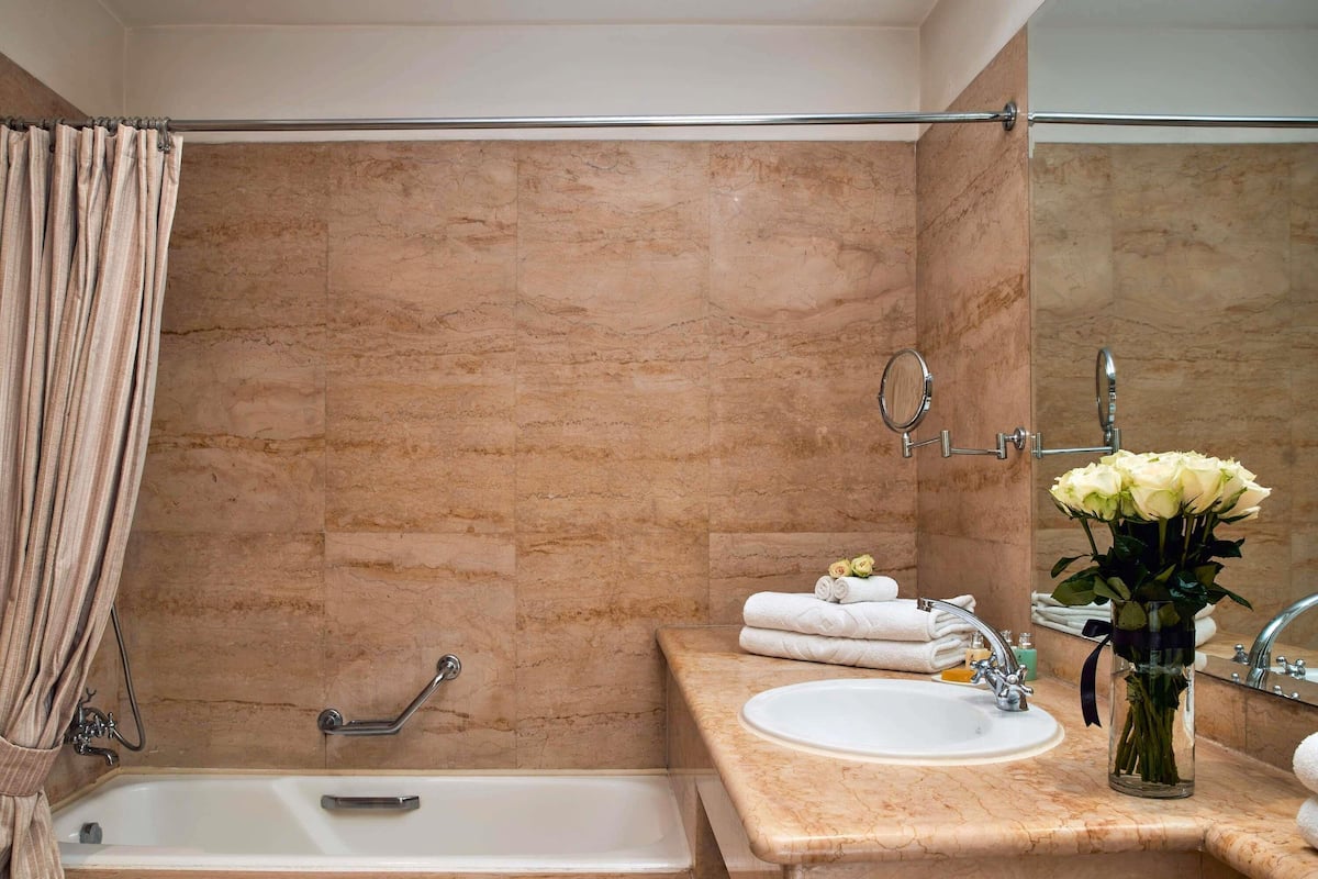 1 bedroom, premium bedding, pillowtop beds, minibar