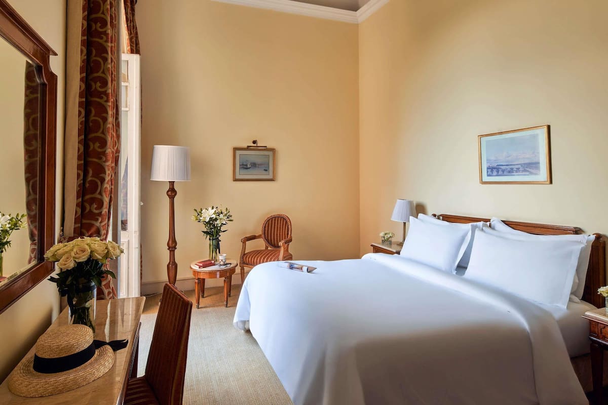 Premium bedding, pillowtop beds, minibar, in-room safe