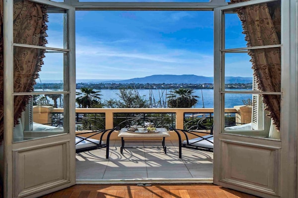 Premium bedding, pillow-top beds, minibar, in-room safe