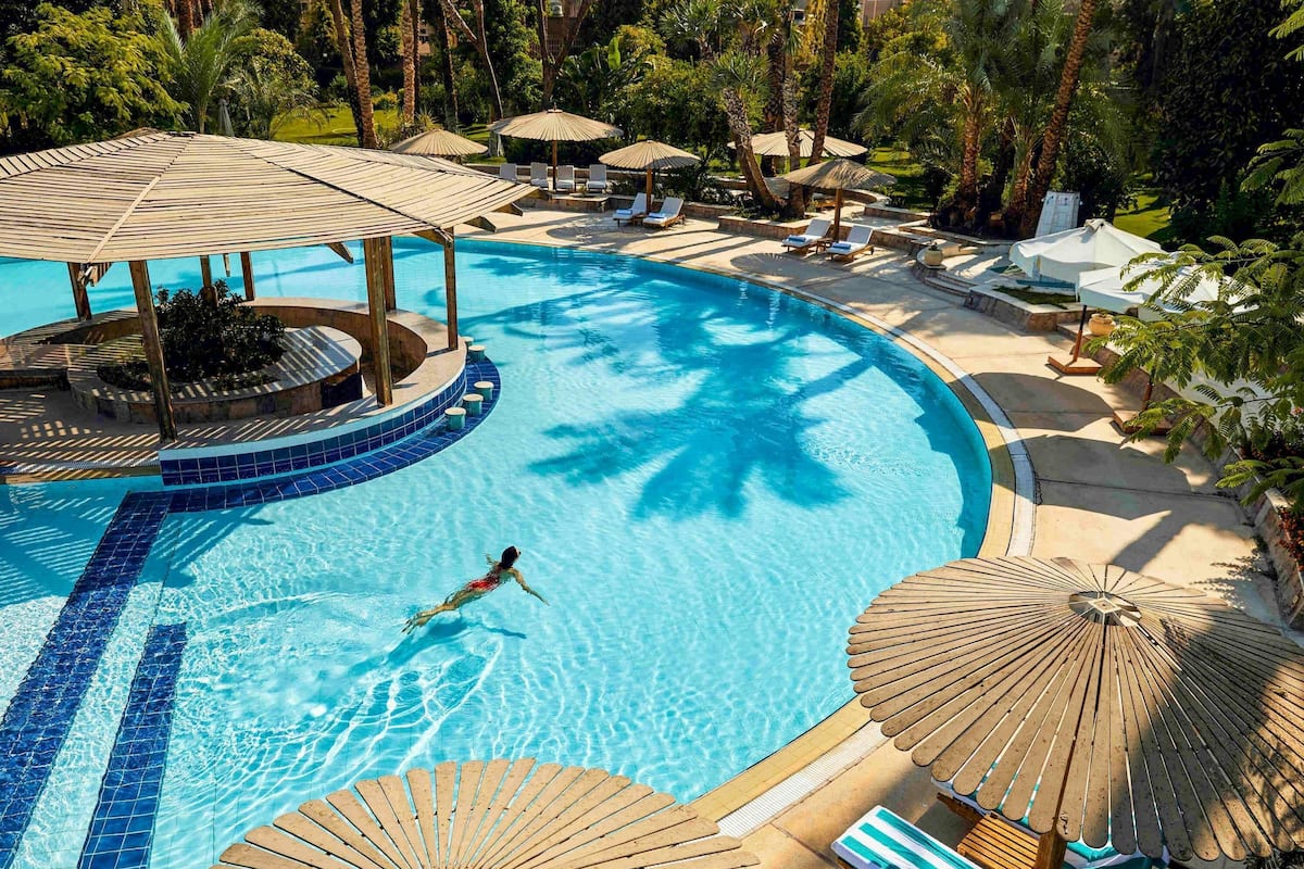 Superior Room, 1 King Bed, River View | Premium bedding, pillowtop beds, minibar, in-room safe